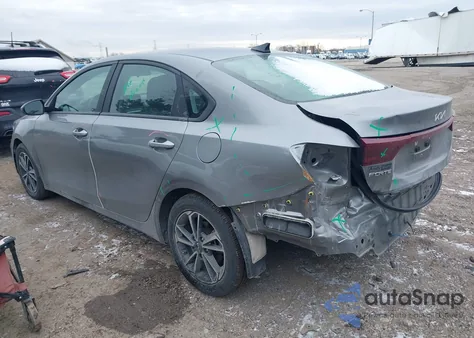 2024 Kia Forte Lxs z USA, uszkodzony, nr VIN 3KPF24AD2RE752008